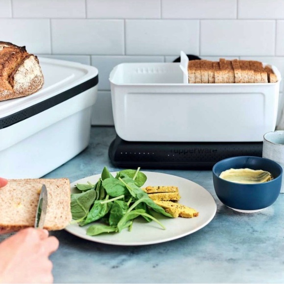 Tupperware White Bread Storage Container CondensControl - Picture 9 of 16